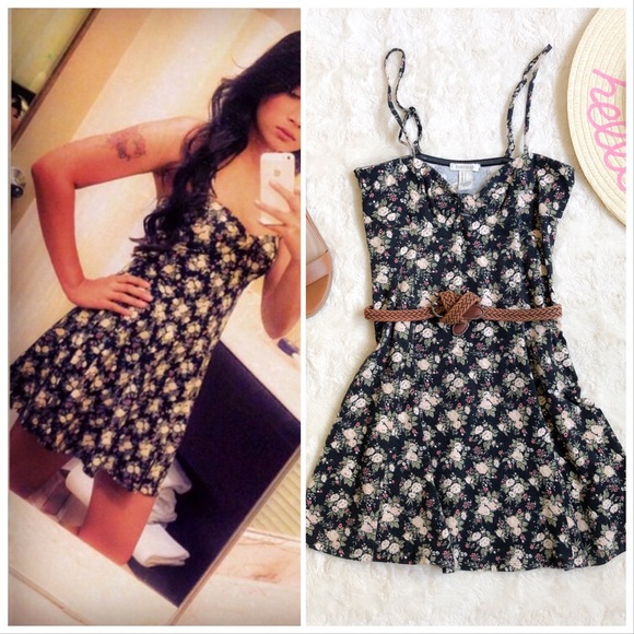 Forever 21 Dresses & Skirts - Floral Mini Skater Dress